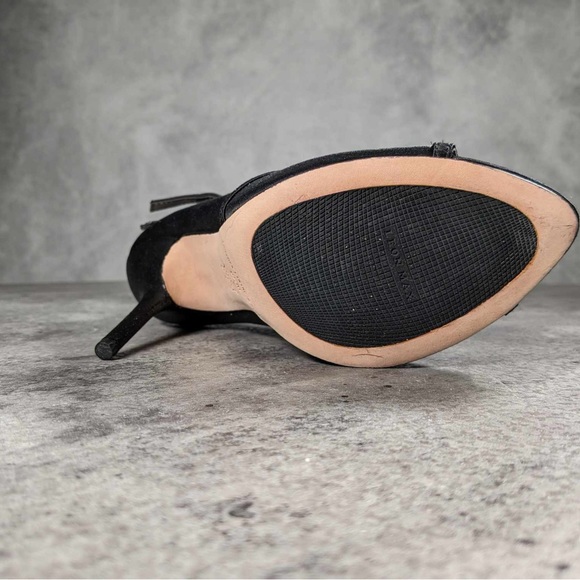 NWT/NIB - Leon Max Pika Satin Peep Hole Ankle Strap - 8.5 - Picture 5 of 11